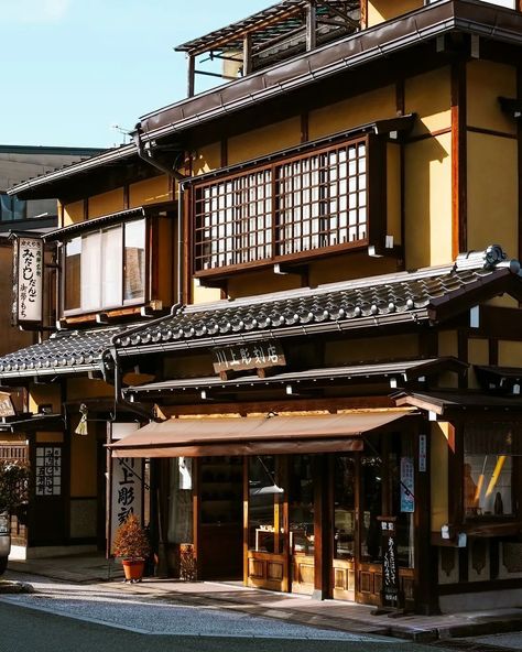 Japanese Exterior, Japan Village, Japanese Alps, Takayama Japan, Japanese Cafe, Japanese Buildings, Shirakawa Go, Japanese Countryside, Japanese Town