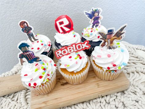 ROBLOX Cupcake Toppers, Baby Shower, Party, Cupcake, ROBLOX Video Game, Baby Shower Decorations, DOUBLE sided These are printed on cardstock and have the image on both sides! Each quantity comes with one of each character for additional toppers add additional quantity into your carts. Perfect for baby showers and birthday! Roblox Cupcake Topper, Roblox Cupcake, Roblox Birthday Party, Roblox Video, Roblox Birthday, Birthday Party Set, Diy Cupcakes, Birthday Decor, Baby Shower Party