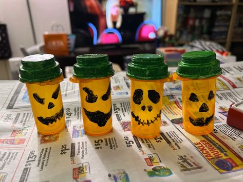 I saved my prescription bottles and painted them into pumpkins Upcycled Pill Bottles, Medication Bottles Crafts, Crafts With Medicine Bottles, Painted Pill Bottles, Crafts With Pill Bottles, Prescription Bottle Crafts, Pharmacy Crafts, Pumpkin Bottles, Empty Pill Bottle Crafts