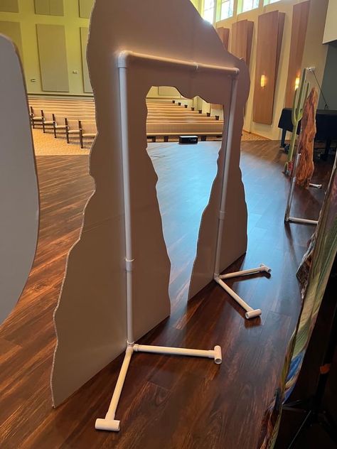 Set Design Ideas Theatre, Cardboard Pedestal Diy, Vbs Set Design, Theatre Decor Ideas, Christmas Theatre Set Design, Vbs Decorations Ideas, Destination Imagination Backdrops, Set Building Theater Stage Design, Stage Props Set Design