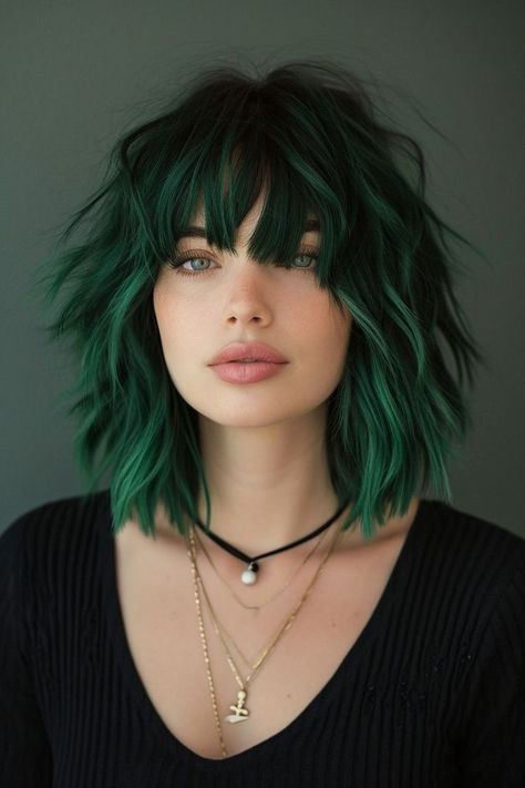 Black And Green Hair Short, Medium Length Alternative Hair, Unnatural Hair Color Ideas, Aria Hair, Edgy Teen, Hair 2024, Fun Hair, Edgy Hair, Alternative Hair