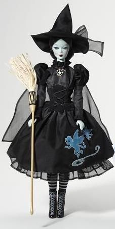 Wicked Witch Barbie Doll. I like the flying monkey skirt. Witch Barbie, Oz Büyücüsü, Barbie Witch, Wizard Of Oz Wicked Witch, Halloween Barbie, Witch Dolls, Toys Barbie, Wicked Witch Of The West, Barbie Halloween