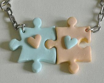 Friendship Keychains, Clay Keychain, Diy Air Dry Clay, Tanah Liat, Clay Diy Projects, Clay Crafts Air Dry, Polymer Clay Diy, Polymer Clay Jewelry Diy, Cute Polymer Clay