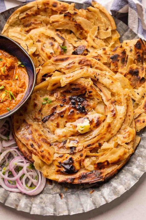 Indian Dinner Ideas Vegetarian, Food Obsession Photography, Indian Sides, Lachha Paratha, Indian Food Photography, Indian Curries, Indian Dinner, Food Story, Paratha Recipes