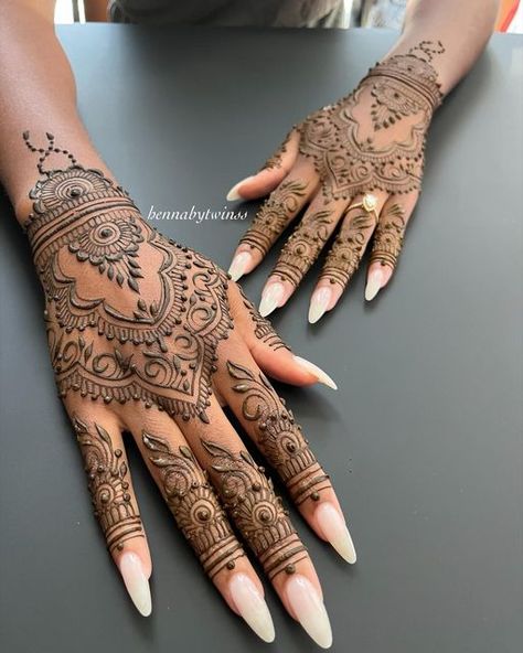 Henna Design Indian, Indian Wedding Henna Designs, Wedding Guest Henna Designs, Henna Both Hands, Henna Designs Hand Arabic, Hana Ideas, Henna Designs Indian, Henna Designs Wedding, Henna 2023