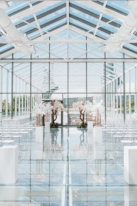 One couple's chic fashion forward Hotel X Toronto wedding. Hotel X Toronto Wedding, Hotel X Wedding Toronto, Triangle Architecture, Toronto Wedding Venues, Receptions Ideas, Rooftop Wedding Ceremony, Wedding Venues Ontario, Indian Wedding Venue, Glass House Wedding