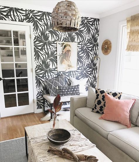 Kate Keesee @salvagediorNicola Broughton https://www.thegirlwiththegreensofa.com/home/2017/9/3/kate-keesee-salvagedior Monochrome Room, Wild Wallpaper, Wallpaper Bedroom Feature Wall, Black And White Tropical, Hgtv House, Tropical Baby Shower, Black And White Interior, Gorgeous Houses, Green Sofa