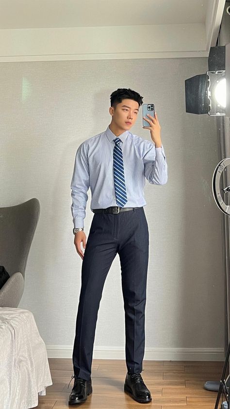 Mens Formal Wear Ideas, Guy Work Outfits Business Casual, Male Office Wear, Asian Men Formal Outfit, Office Men Aesthetic, Men's Office Wear, Suits For Asian Men, Formal Mens Fashion Aesthetic, Office Formals Men