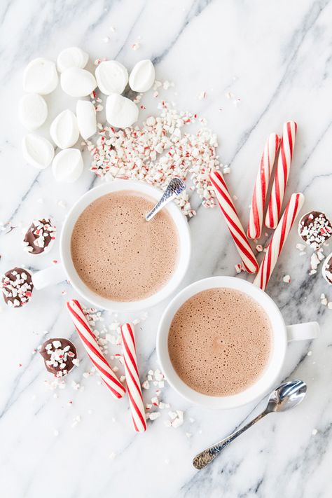 Mocha Whipped Cream, Alcoholic Hot Chocolate, Spiked Hot Chocolate Recipe, Mocha Hot Chocolate, Peppermint Hot Chocolate Recipe, Peppermint Mocha Creamer, Mocha Creamer, Hot Chocolate Sign, Spiked Hot Chocolate