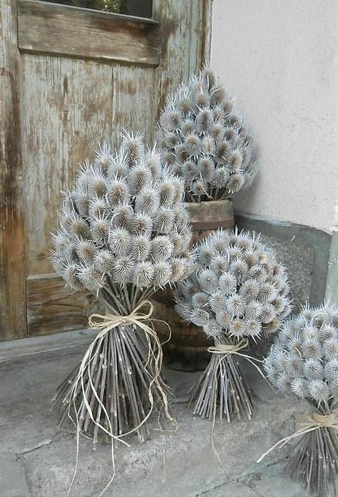 وابي سابي, Christmas Decor Diy Cheap, Deco Nature, Christmas Mantels, Organic Modern Decor, Deco Floral, Rustic Garden Decor, Mantel Decorations, Rustic Gardens