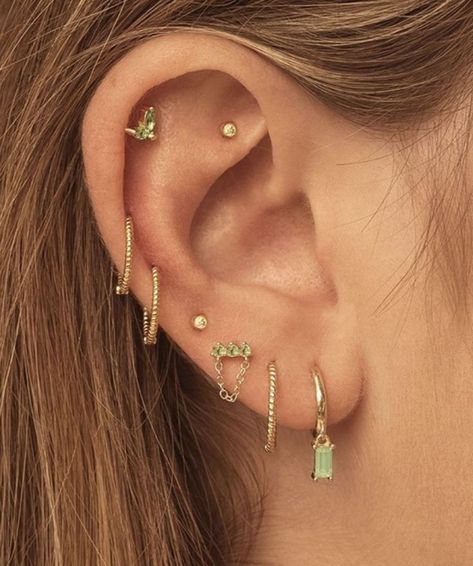 Curated Ear Minimalist, Earring Inspo 3 Holes, Simple Peircings Earring, Multi Pierced Ears, 4 Love Piercings, Peicing Ideas Ear, Auricle Piercing Ideas, Earthy Earrings Aesthetic, Earscaping Ideas