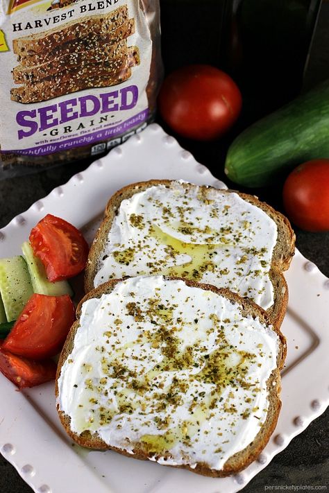 Labneh Za'atar Toast takes just a few simple ingredients but it comes together for a quick, filling, and healthy meal.  | Persnickety Plates AD Labneh Breakfast, Persnickety Plates, Labneh Recipe, Middle East Recipes, Africa Food, Za Atar, Diet Breakfast, Filling Breakfast, Breakfast Toast