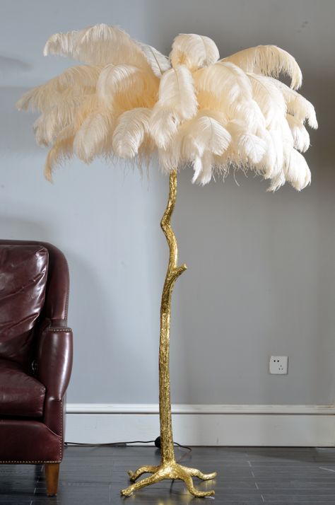 Feather floor lamp with light yellow color. brass lamp body and base with tree texture on the top , make your house more high class. Feather Lighting, Ostrich Lamp, Ostrich Feather Lamp, Feather Light Shade, Victorian Home Ideas, Feather Floor Lamp, Tree Texture, Feather Chandelier, Feather Lamp