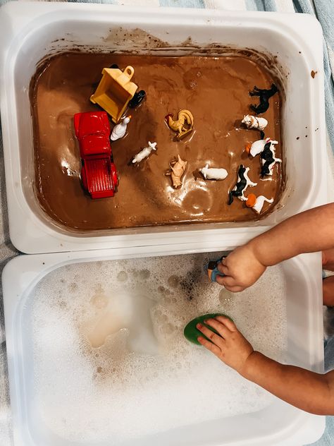 Sensory Bin Sand, 2 Year Sensory Bin Activities, Ideas For Sensory Bins, Sensory Bin For 3 Year, Sensory Bins For 2 Year, Woodland Sensory Bin, Activity Bins For Toddlers, Sensory Bin One Year Old, Car Wash Sensory Bin