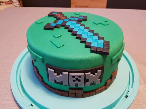 Motivtorte Minecraft Diamantschwert Minecraft Dort, Minecraft Torte, Minecraft Cupcake Toppers, Fondant Tree, Minecraft Cake Designs, Minecraft Cakes, Bolo Minecraft, Minecraft Cupcakes, Cake Themes