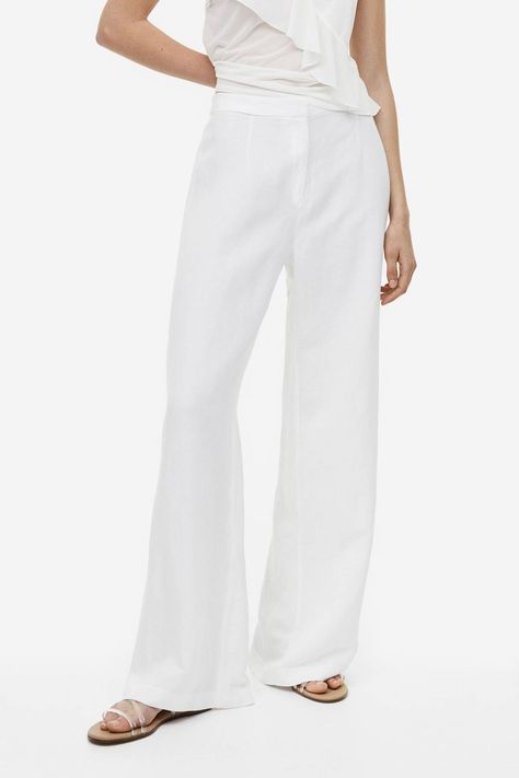 French and Italian Women Swear By White Trousers | Who What Wear Wide Leg Linen Trousers, White Slacks, Linen Drawstring Pants, Summer Fashions, White Trousers, All White Outfit, Lingerie Tops, Linen Blend Pants, Italian Women