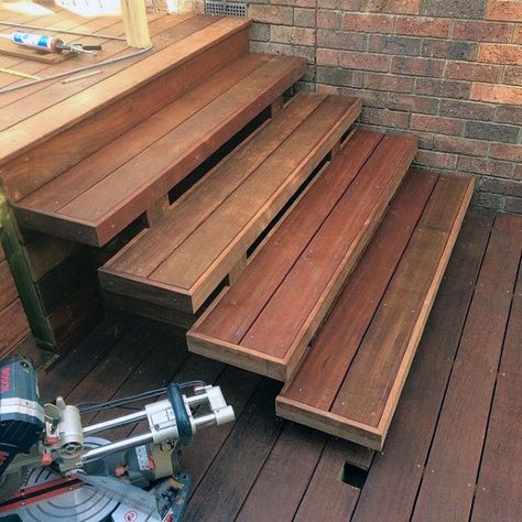 Top 50 Best Deck Steps Ideas - Backyard Design Inspiration Outdoor Steps Ideas, Front Door Steps Ideas, Deck Steps Ideas, Deck Stairs Ideas, Composite Decking Steps, Decking Steps, Steps Outdoor, Floating Steps, Freestanding Deck