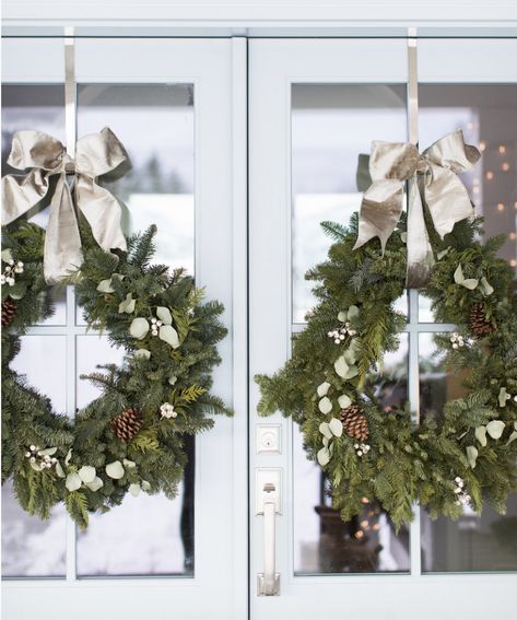 Jillian Harris Christmas, Savannah Christmas, Plain Wreaths, Pre Lit Wreath, Jillian Harris, Evergreen Wreath, Real Christmas Tree, Noel Gallagher, Christmas Bedroom