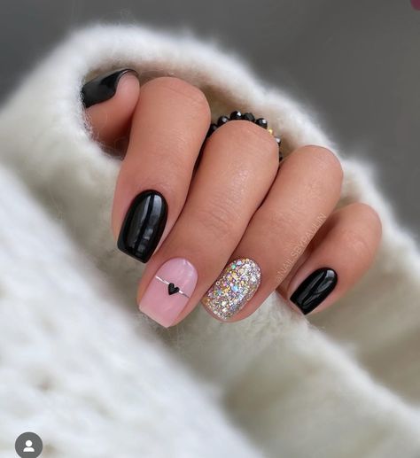 Black Nails With Glitter, Kutek Disney, Ballet Nails, Milky Nails, October Nails, Nagel Tips, Christmas Gel Nails, Smink Inspiration, Simple Gel Nails