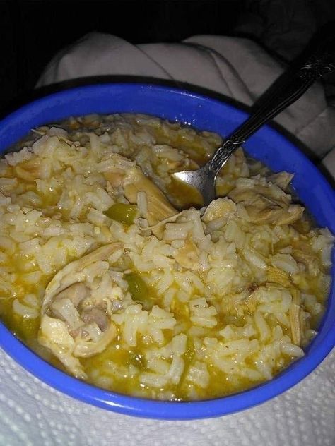 Family Recipes - Boil chicken in rice 😋 Chicken thighs... | Facebook Chicken In Rice, Boiled Chicken And Rice, Boil Chicken, Chicken And Rice Recipe, Chicken And Rice Dishes, Easy Chicken And Rice, Pepper Seasoning, Chicken And Brown Rice, Chicken Rice Soup