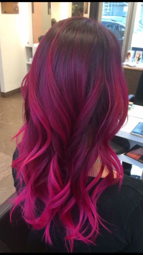 Rambut Brunette, Magenta Hair, Purple Ombre Hair, Lilac Hair, Balayage Blonde, Vlasové Trendy, Hair Color Purple, Pinterest Hair, Bright Hair