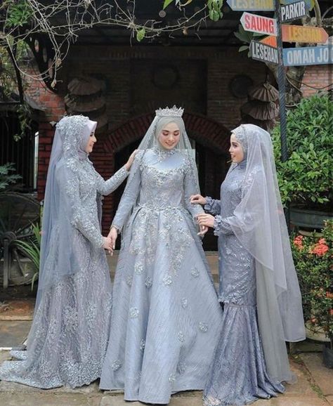 Raya Dress, Muslim Wedding Hijab, Bridal Hijab Styles, Muslimah Wedding Dress, Muslimah Wedding, Dress Kondangan, Bridal Hijab, Bride Dress Simple, Hijab Wedding Dresses