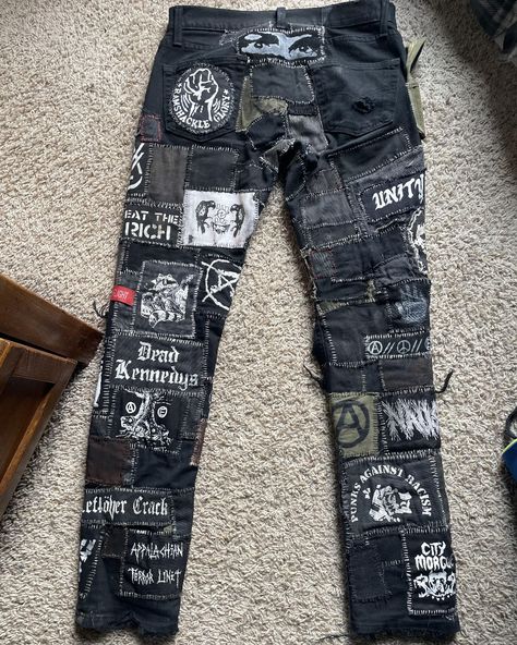 Punk Bleached Jeans, Jeans With Patches Aesthetic, Crust Pants Diy, How To Make Crust Pants, Goth Patch Pants, Patch Pants Punk Ideas, Grunge Patch Pants, Crust Punk Pants Diy, Baggy Crust Pants