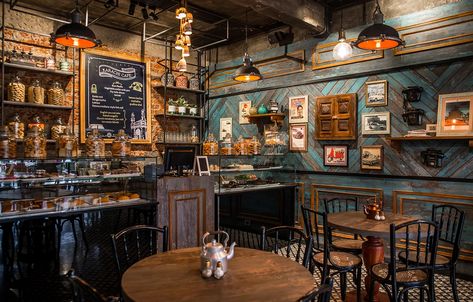 Vintage Cafe Design, Coffee House Interiors, Vintage Coffee Shops, Cafe Japan, Rustic Cafe, Coffee Shop Interior Design, Retro Cafe, Coffee Shops Interior, Cafe Bistro