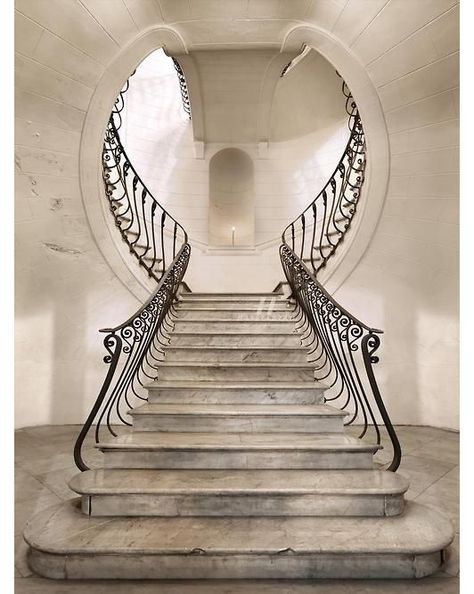 elegant stairs design [532x667] - Imgur سلالم حلزونية, Art Nouveau Arquitectura, Arte Art Deco, Wrought Iron Railings, Architecture Art Nouveau, Beautiful Stairs, Iron Railings, Take The Stairs, Art Nouveau Architecture