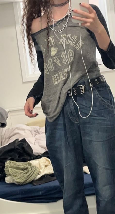 Baggy T Shirt And Jeans Outfit, Eyelet Belt Outfit, Off Shoulder Baggy Shirt, Off The Shoulder Baggy Shirt, Baggy Grunge Outfits 90s, Oversized Off The Shoulder Shirt, Baggy Layered Outfits, Baggy Long Sleeve Shirt Outfit, Aesthetic Baggy Outfit