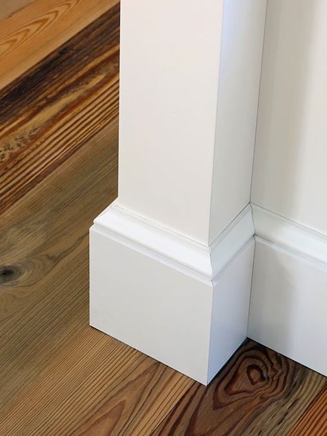 Bold baseboards are a hallmark of turn-of-the-century homes and command attention. They are the finishing touch to a beautiful floor. Create oversize baseboards with wide planks topped with base caps. By creating your own, you can choose the height for a custom look. Modern Farmhouse Baseboards, Baseboard Trim Ideas, Farmhouse Baseboards, Cottage Window Treatments, Baseboard Styles, Molding Ideas, Baseboard Trim, Trim Ideas, Cottage Style Kitchen