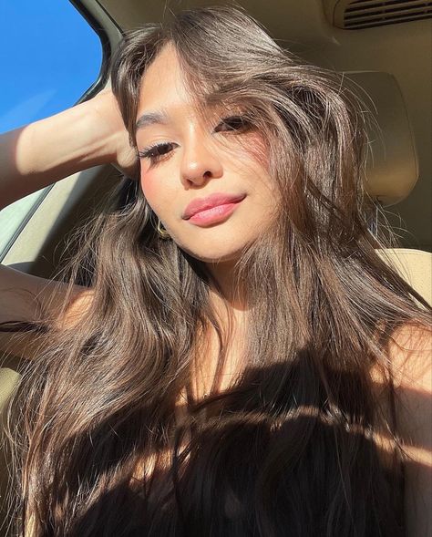 Car Selfies Poses, Selfie Idea In Car, Morning Selfie Ideas, Insta Selfie Ideas Aesthetic, Cute Car Selfie Poses, Selfie In Car Aesthetic, Car Selfie Poses Instagram, Selfie Poses Car, Natural Selfie Poses