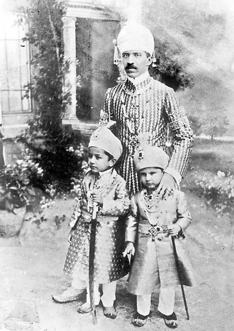 The Nizam of Hyderabad & sons Nizam Of Hyderabad, Asian Royalty, Hyderabad State, Indian Royalty, Dress History, History Of India, Vintage India, History Fashion, Indian History