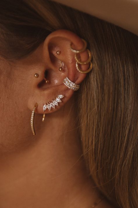 ~18k Gold filled huggie ~Threader ~Sold as 1 earring Heavily Pierced Ears, Many Ear Piercings, Gold Ear Piercings, Gold Piercings, Constellation Piercings, Ear Peircings, Piercing Inspo, The Spike, Cool Ear Piercings