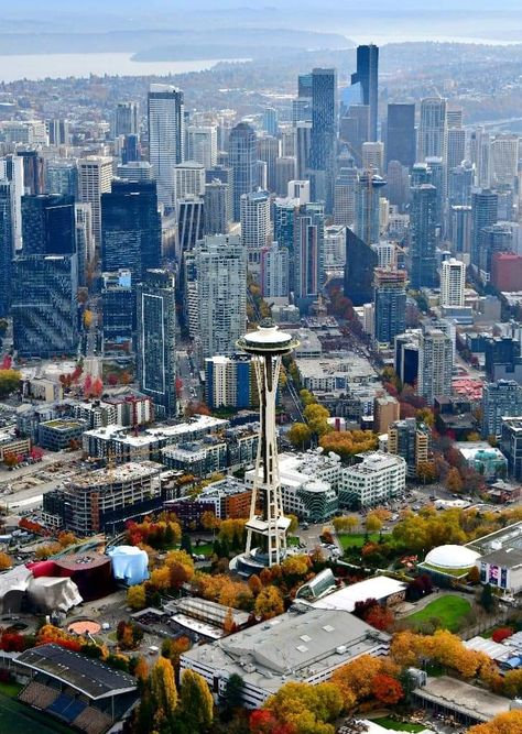 Autumn Colors around Seattle Center and Space Needle, Seattle, Washington 1394 Nikon D850 ,AF-S NIKKOR 28-300mm f/3.5-5.6G ED VR 1/2000s f/8.0 at 68.0mm iso800 According to Wikipedia Seattle Center is an arts, educational, tourism and entertainment center in Seattle, Washington, United States. Spanning an area of 74 acres (30 ha), it was originally built for the 1962 World's Fair. Its landmark feature is the 605 ft (184 m) tall Space Needle, which at the time of its completion was the tallest Seattle Washington Apartments, Seattle Winter, Usa Life, Seattle Apartment, Seattle University, Seattle Photos, Seattle Center, Visit Seattle, Space Needle Seattle