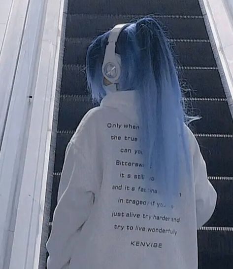 Blue White Hair Color, Blue And White Hair Aesthetic, Blue Ombre Hair Medium Length, Platinum Blue Hair, Tomboy Long Hair, Blue And White Hair, White Blue Hair, White And Blue Hair, Cool Hair Designs