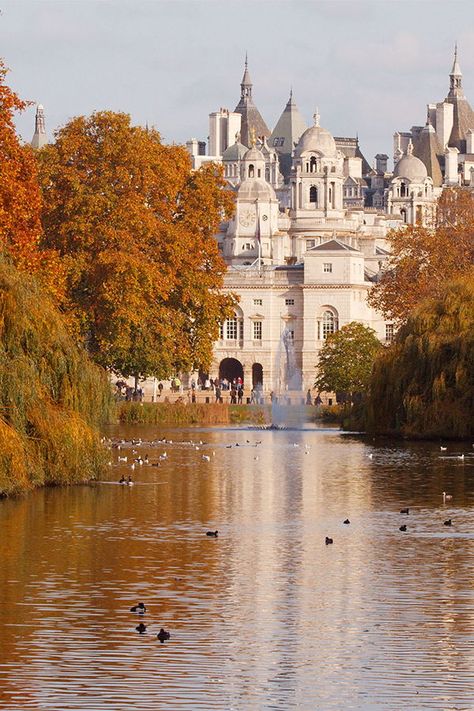 Fall In London Aesthetic, London In Autumn Aesthetic, London Things To Do, London Autumn Aesthetic, Autumn Dates, London In The Fall, Fall In London, Autumn England, French Autumn