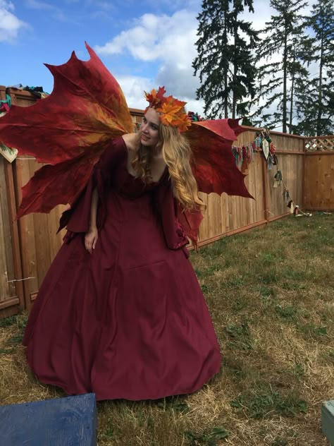 I Made A Maple Leaf Fairy Costume For Renn Faire (B4571) Fae Costume, Fairy Costume Women, Faerie Costume, Leaf Fairy, Fairy Costume Diy, Ren Faire Ideas, Ren Faire Outfits, Renn Faire, Fair Outfit