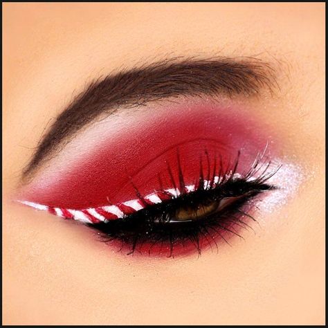 Candy Cane Eyeliner, Candy Cane Makeup, Xmas Makeup, Christmas Eyeshadow, Christmas Eye Makeup, Christmas Makeup Look, White Eyeliner, Eye Makeup Designs, Simple Eye Makeup