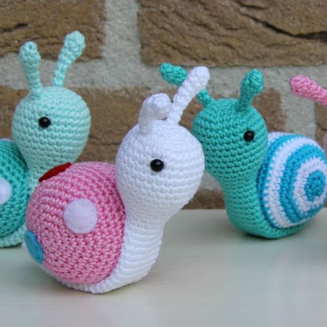 Lumaca a uncinetto Tutorial in italiano Kat Haken, Crochet Snail, Snail Craft, Confection Au Crochet, Amigurumi Tutorial, Haken Baby, Ideas Crochet, Crochet Kit, Amigurumi Free