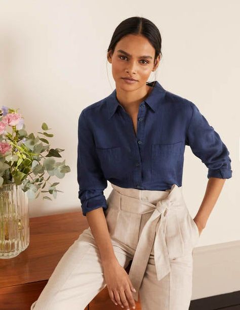 Linen Shirt Linen Shirt Work Outfit, Navy Blue Linen Shirt Outfit Women, Navy Linen Shirt Outfit Women, Navy Blue Shirt Outfits, Navy Blue T Shirt Outfit, Navy Shirt Outfit Woman, Blue Long Sleeve Shirt Outfit, Navy Blouse Outfit, Blue Linen Shirt Outfit Women