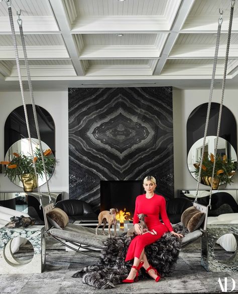 Kylie Jenner Room, Kylie Jenner House, Kardashian Home, Jenner House, Deco Retro, Glam Room, Christian Louboutin Heels, Louboutin Heels, Family Room Design