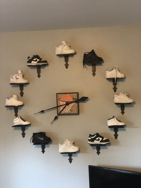 I have created a new look for my 15 yr old son’s room. Saving several of his favorite Nikes I wanted to use them to display and not sit in a box. So here is the clock! Motocross Room, Photowall Ideas, Mdf Wall Panels, Sneaker Displays, Shoe Store Design, Future Son, Shoe Wall, Retail Store Interior, Interior Display