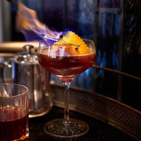 How to Set Your Cocktails On Fire At Home Without Causing Chaos Flaming Cocktails, Flaming Drinks, Orange Peels Uses, Espresso Martinis, Alcholic Drinks, Metal Skewers, Halloween Cocktail, Cocktail Garnish, Themed Drinks