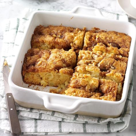 Apple Coffee Cake Pear Coffee Cake Recipe, Apple Coffee Cake, Apple Coffee, Apple Coffee Cakes, Cinnamon Coffee Cake, Apple Cake Recipes, Coffee Cakes, Busy Morning, Coffee Cake Recipes