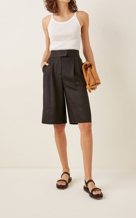 Knee Length Pants Outfit, Formal Shorts Outfit, Knee Shorts Outfits, Knee Length Shorts Outfits, Knee Pants Outfit, Pleated Shorts Outfit, Thailand Clothing, Tailored Shorts Outfit, Teenage Aesthetic