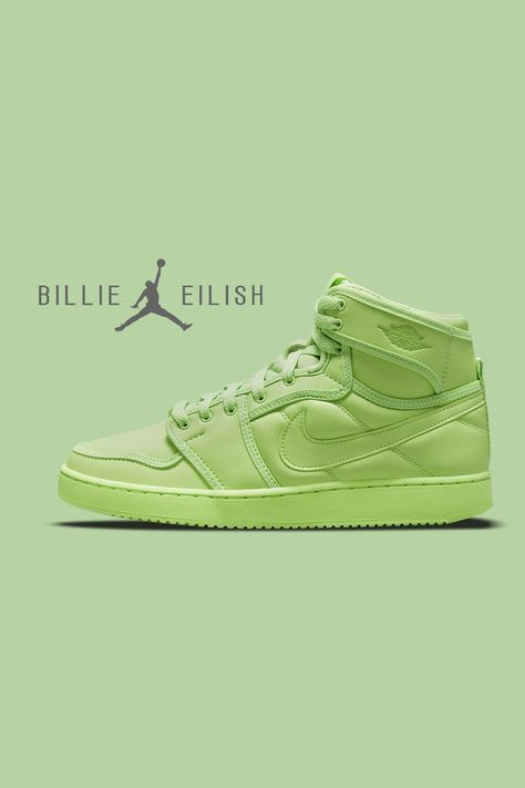 After first leaking in June, official images of Billie Eilish‘s Air Jordan 1 KO collaboration have been revealed. The eight-time Grammy winner and Happier Than Ever artist’s first-ever collaboration with Jordan Brand, this unique Air Jordan 1 features a tonal color scheme loaded with special details and unique textures. Click to learn more about Eilish's Air Jordan 1 KO. #hypebeast #jordan #airjordan1ko #billieeilish Air Jordan 1 Ko, Hypebeast Shoes, Billie Eilish Merch, Fashion Magazine Layout, Jordan 15, Nike Air Jordan 1 High, Shiny Shoes, Unique Textures, Aesthetic Shoes