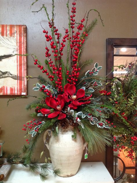 Mantel floral Dekoratívne Vence, Christmas Centers, Gubahan Bunga, Christmas Planters, Christmas Flower Arrangements, Christmas Floral Arrangements, Christmas Arrangements, Christmas Mantels, Christmas Flowers