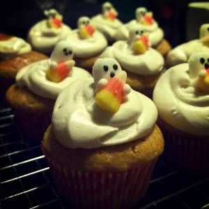 Martini Cupcakes, White Russian Cupcakes, Cupcakes With Marshmallow Frosting, Drunken Desserts, Rum Cupcakes, Boozy Cupcakes, Almost Halloween, Marshmallow Frosting, Cupcake Pans