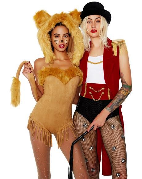 Halloween Costumes Women Cute, Lion Costume Women, Lion Tamer Costume, Lion Halloween Costume, Lion Halloween, Fashion Costume Halloween, Perfect Halloween Costume, Lion Tamer, Lion Costume